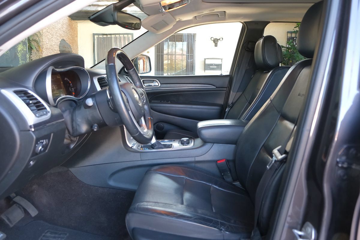 Used 2018 Jeep Grand Cherokee Summit w/ Skid Plate Group AWD/4WD image 12