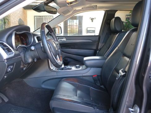 Used 2018 Jeep Grand Cherokee Summit w/ Skid Plate Group AWD/4WD image 12