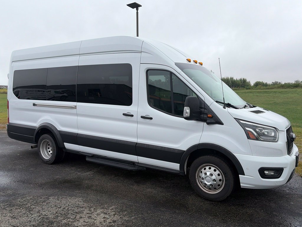 Used 2023 Ford Transit 350 XLT RWD image 3