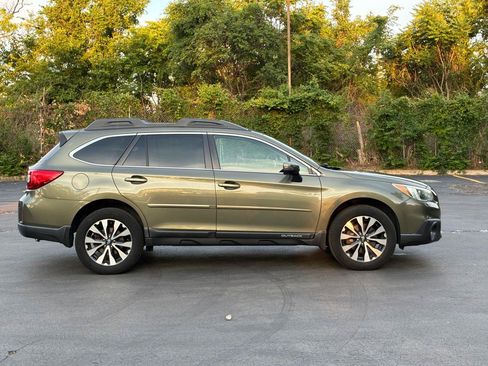 Used 2015 Subaru Outback 2.5i Limited AWD/4WD image 5
