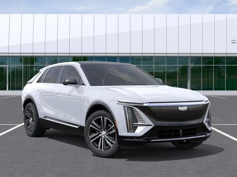 New 2027 Cadillac Lyriq Luxury RWD image 7