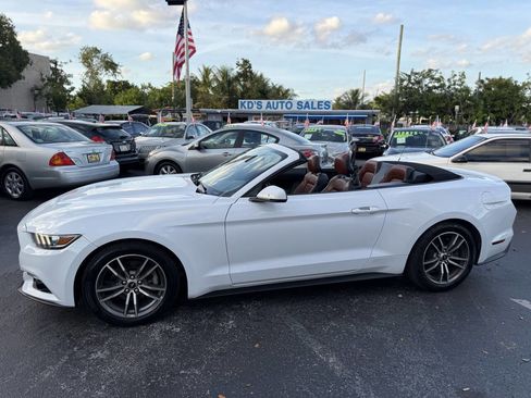 Used 2016 Ford Mustang Premium image 4