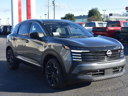 New 2026 Nissan Kicks SR w/ SR Premium Package image 3