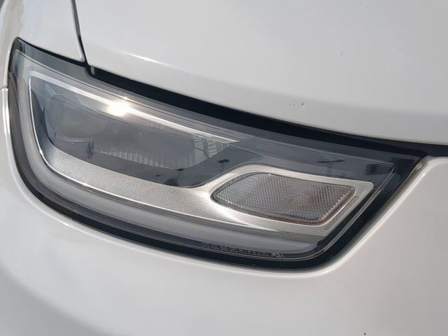 Used 2024 Chrysler Pacifica Limited FWD image 9