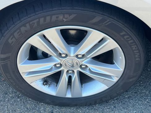 Used 2013 Acura ILX Hybrid w/ Technology Package FWD image 10