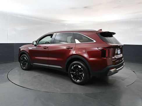 Certified 2024 Kia Sorento S w/ Panoramic Sunroof Package AWD/4WD image 3