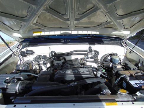 Used 2005 Toyota Sequoia SR5 image 32