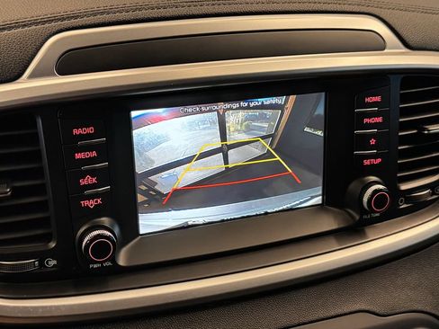 Used 2020 Kia Sorento S AWD/4WD image 14