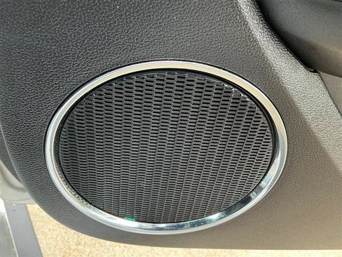 Used 2019 Ford Mustang Premium RWD image 32
