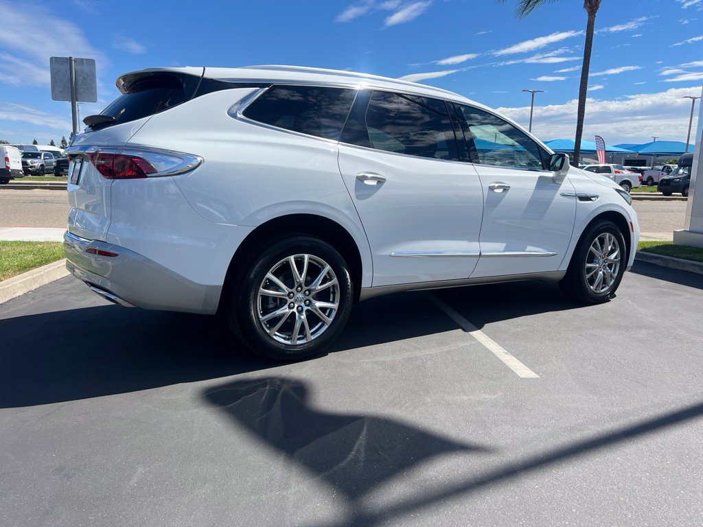 Used 2023 Buick Enclave Essence w/ Experience Buick Package FWD image 15