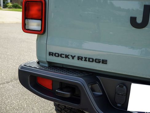Used 2023 Jeep Gladiator Sport AWD/4WD image 52