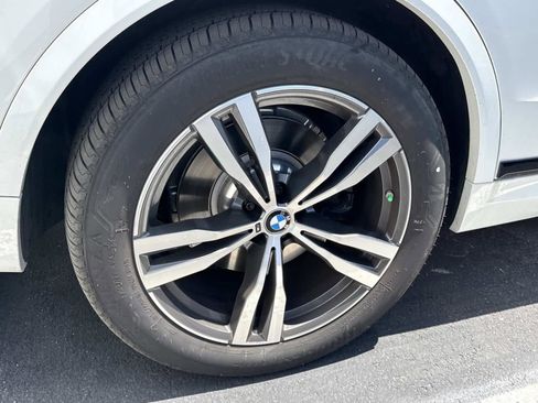 Used 2026 BMW X7 xDrive40i w/ M Sport Package AWD/4WD image 10