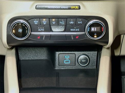 Certified 2020 Ford Escape SE image 13