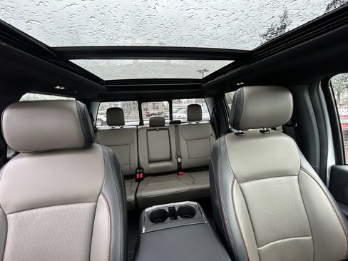 Used 2025 Ford F150 Lariat w/ FX4 Off-Road Package AWD/4WD image 28