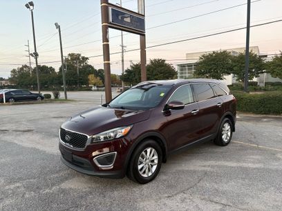 Used 2017 Kia Sorento LX w/ LX Convenience Package