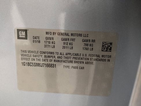 Used 2018 Chevrolet Cruze LS FWD image 33