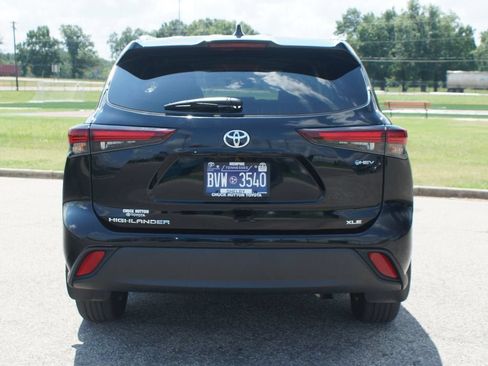 Certified 2026 Toyota Highlander XLE AWD/4WD image 3