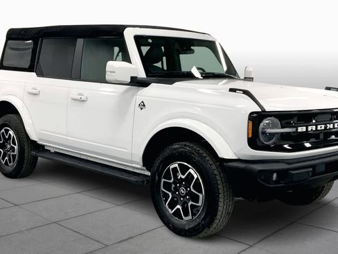 Certified 2024 Ford Bronco Outer Banks image 2