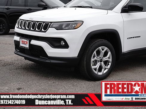 New 2026 Jeep Compass Latitude image 42