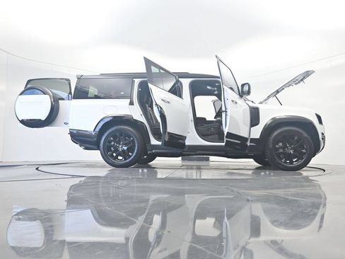 Used 2023 Land Rover Defender 130 X-Dynamic SE AWD/4WD image 42