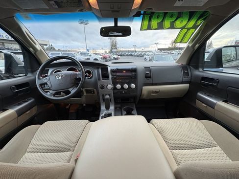 Used 2011 Toyota Tundra 4x4 CrewMax image 17
