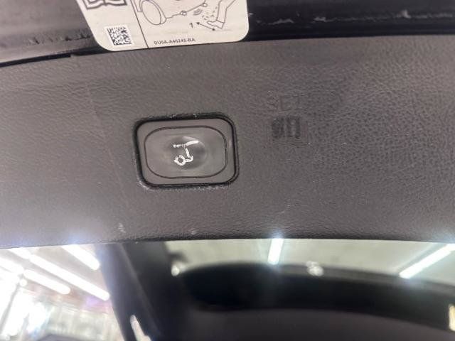 Used 2017 Ford Edge SEL w/ Equipment Group 201A AWD/4WD image 15