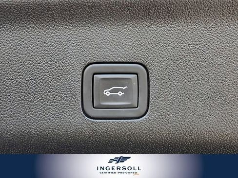 Used 2024 GMC Yukon Denali w/ Advanced Technology Package image 32