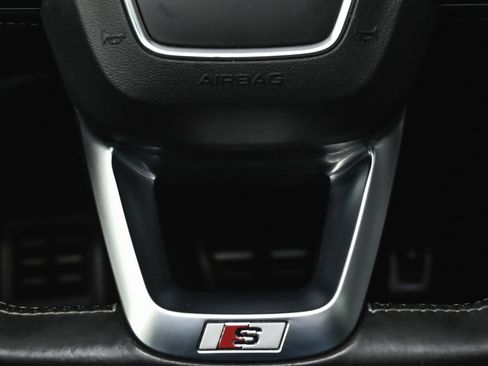 Used 2018 Audi SQ5 Premium Plus w/ Navigation Package image 39