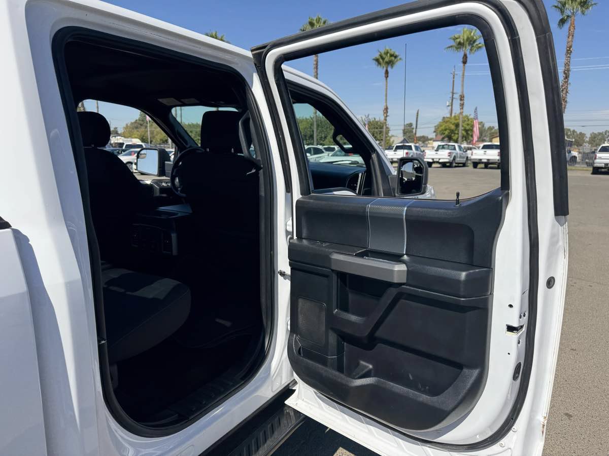 Used 2018 Ford F150 XLT w/ Equipment Group 302A Luxury AWD/4WD image 18