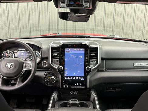 Used 2025 RAM 1500 Big Horn AWD/4WD image 36