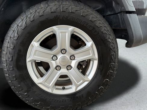 Used 2020 Jeep Wrangler Sport AWD/4WD image 24