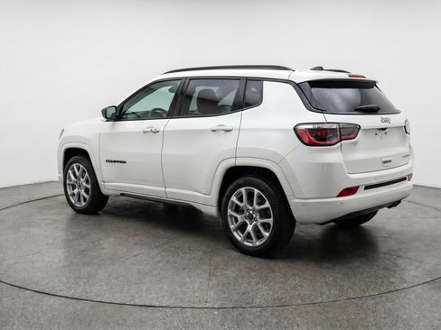 Used 2025 Jeep Compass Limited image 6
