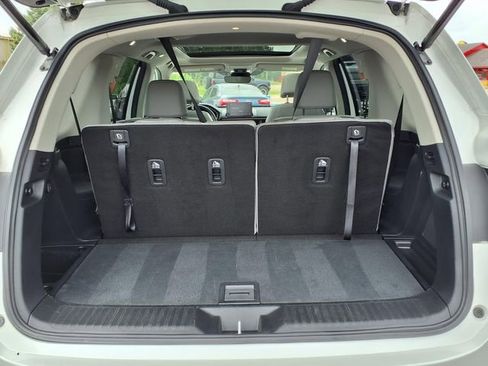 Used 2025 Honda Pilot Touring image 12