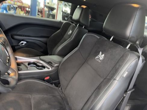 Used 2018 Dodge Challenger R/T Scat Pack RWD image 11