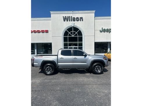Used 2021 Toyota Tacoma TRD Off-Road w/ Technology Package AWD/4WD image 1