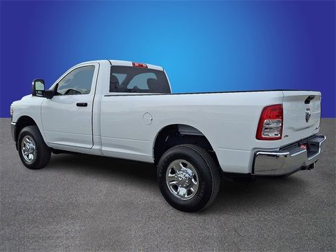 Used 2024 RAM 2500 Tradesman w/ Chrome Appearance Group image 7