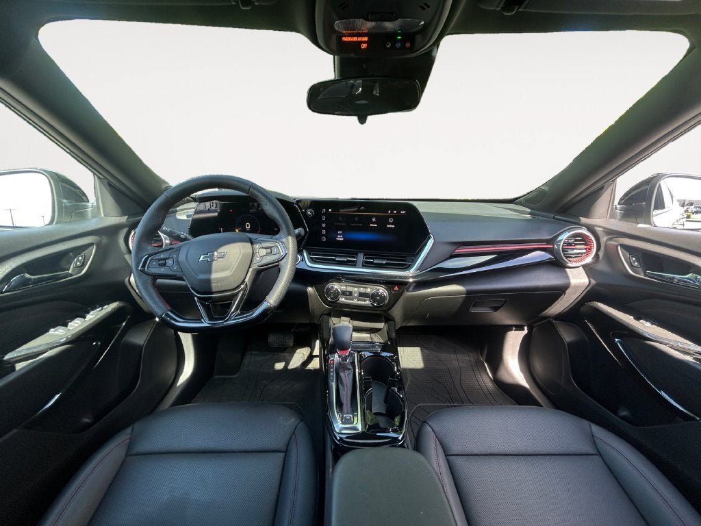 Used 2024 Chevrolet Trax RS w/ Sunroof Package FWD image 12