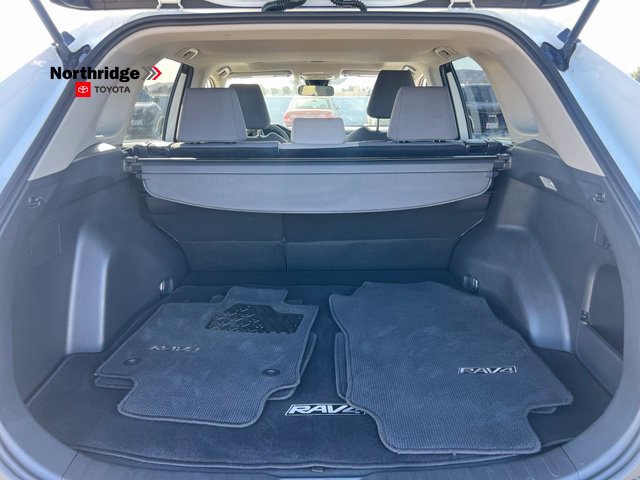 Used 2019 Toyota RAV4 XLE w/ Carpet Mat Package FWD image 41