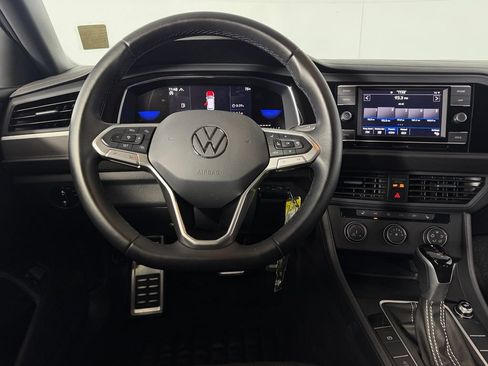 Used 2024 Volkswagen Jetta Sport FWD image 14