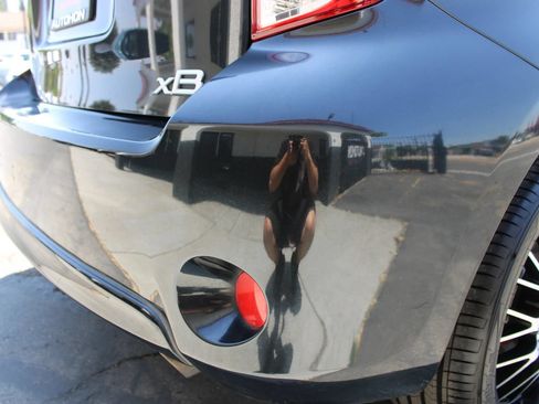 Used 2014 Scion xB FWD image 35