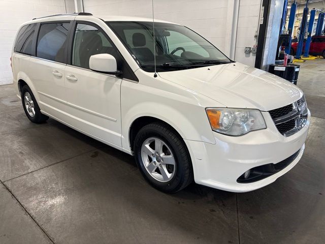 Used 2011 Dodge Grand Caravan Crew FWD image 3