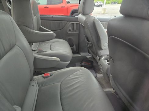 Used 2007 Toyota Sienna XLE Limited AWD/4WD image 13