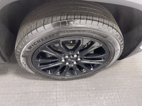 Used 2023 GMC Acadia SLE w/ Driver Convenience Package image 27