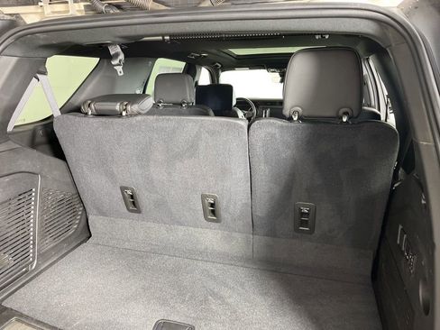 Used 2021 GMC Yukon Denali w/ Denali Premium Package image 11