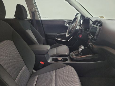 Used 2025 Kia Soul LX image 21