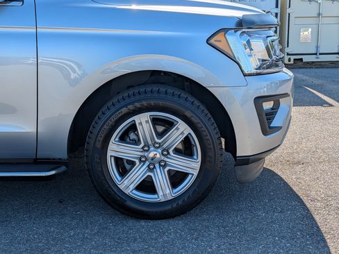 Used 2020 Ford Expedition XLT w/ Equipment Group 202A RWD image 11