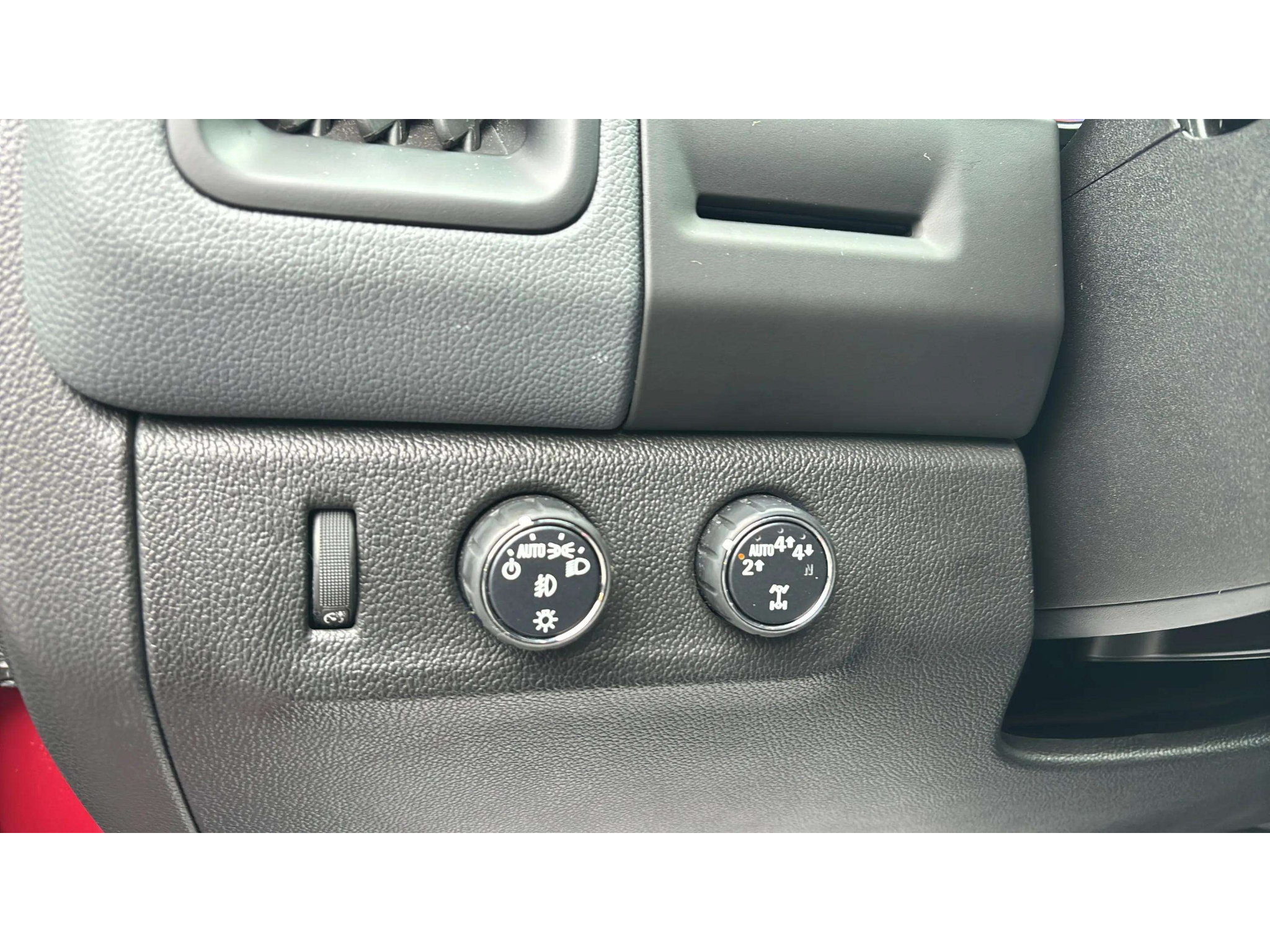 Used 2019 Chevrolet Colorado Z71 w/ LPO, Premium Interior Package AWD/4WD image 19