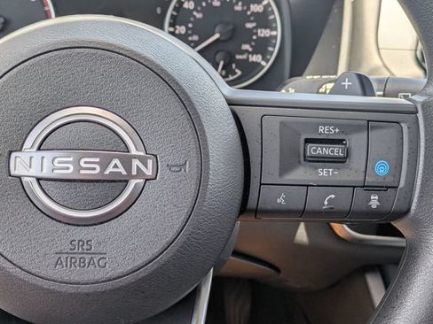 Used 2024 Nissan Rogue SV AWD/4WD image 30