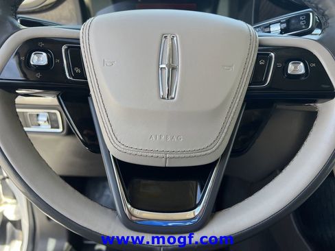 Used 2022 Lincoln Aviator Reserve w/ Equipment Group 201A AWD/4WD image 12