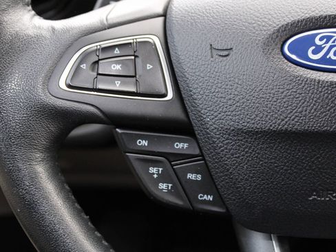 Used 2017 Ford Escape Titanium image 21